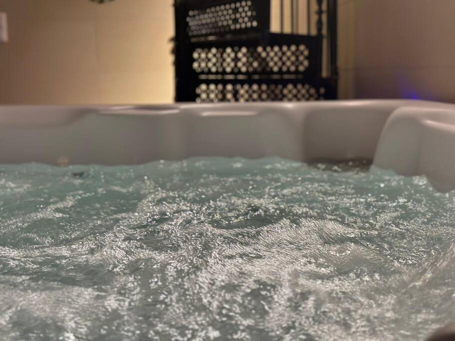 African Paradise With Jacuzzi & Sauna Apartament *
