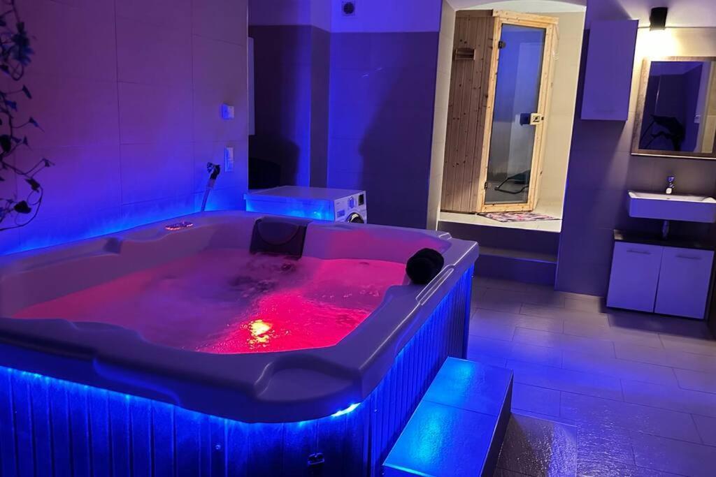 African Paradise With Jacuzzi & Sauna * Wiedeń