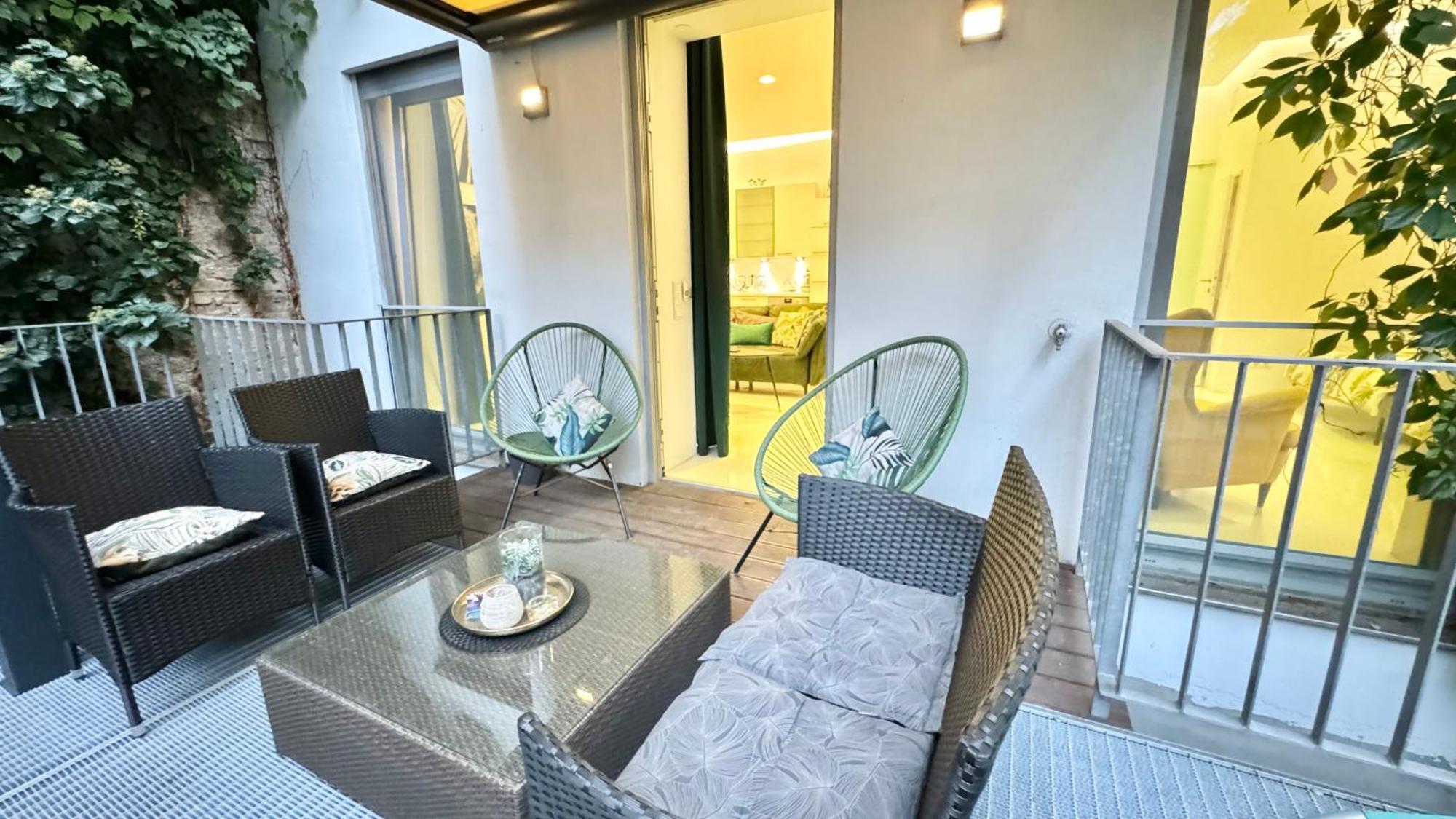African Paradise With Jacuzzi & Sauna Apartament *