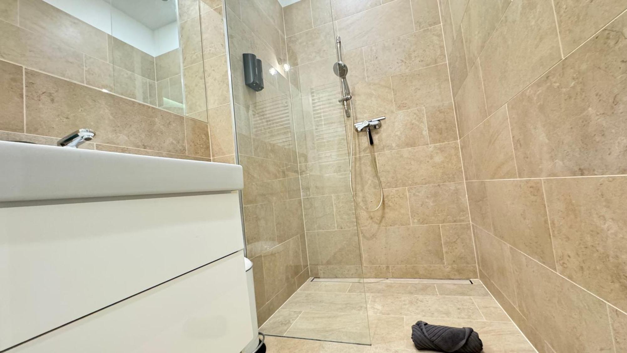 African Paradise With Jacuzzi & Sauna Apartament Wiedeń